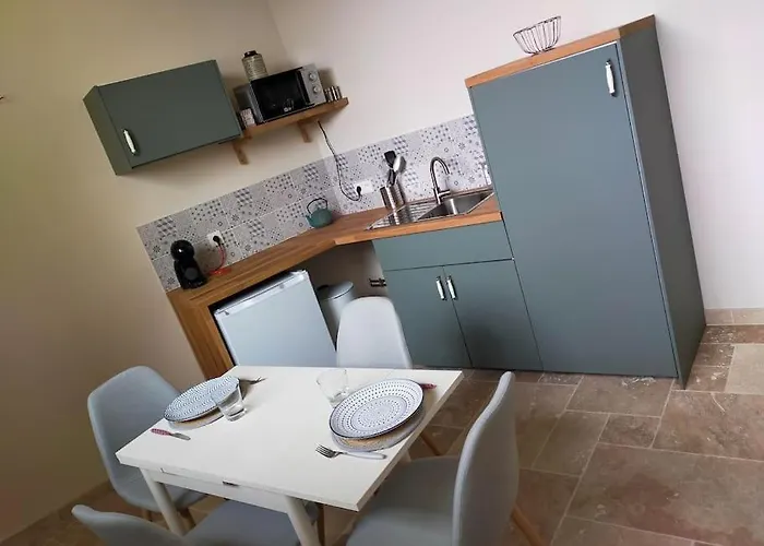 Gite Val De Loire Acces Privatif: 2/4 Personnes